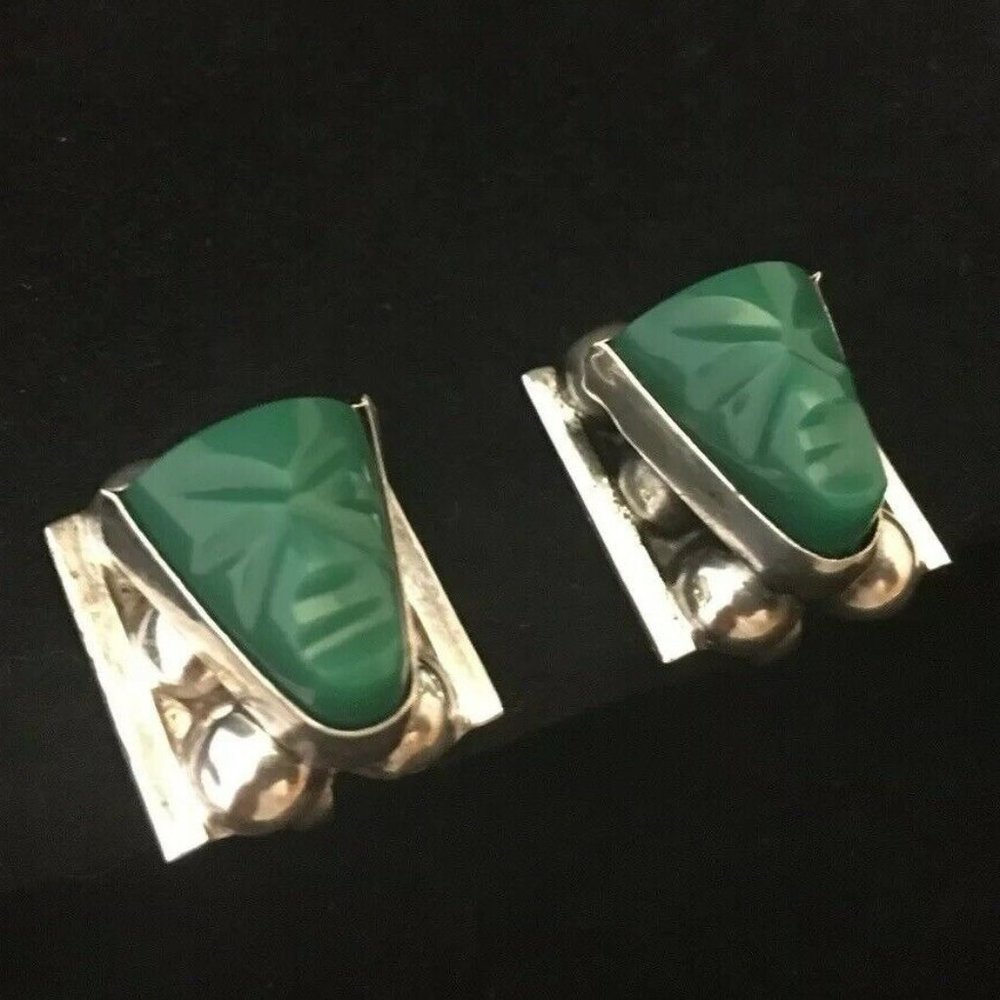 Vintage Mexican Mask Clip-on Earrings In Sterling Silver & Green Onyx